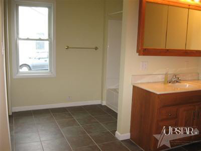 910 Adams Street Decatur, IN 46733 - Photo 6 of 9