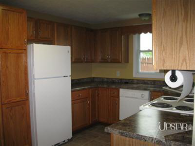 910 Adams Street Decatur, IN 46733 - Photo 8 of 9