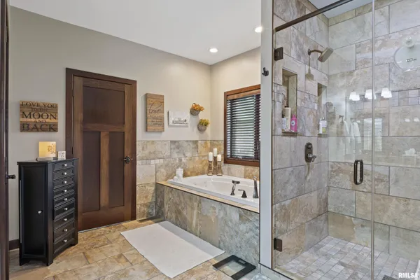 $725,000 | 4311 Bryant Drive, Quincy, IL 62305