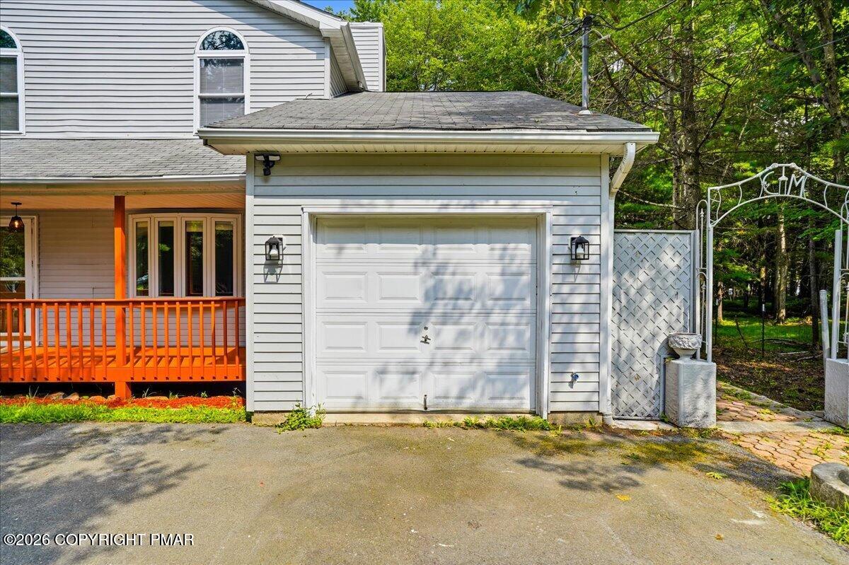 4116 Low Ridge Road Pocono Summit, PA 18346 - Photo 57 of 71 Exterior Garage