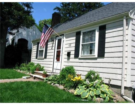 49 Clinton Road Weymouth, MA 02189 - Photo 2 of 10 Gallery Image 2
