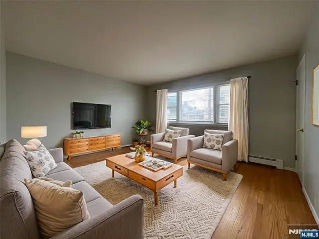 $2,000 | 319 Hamilton Street, Unit 2, Harrison, NJ 07029