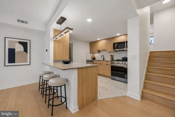 $2,100 | 30 North Waterloo Road, Unit 5, Devon, PA 19333
