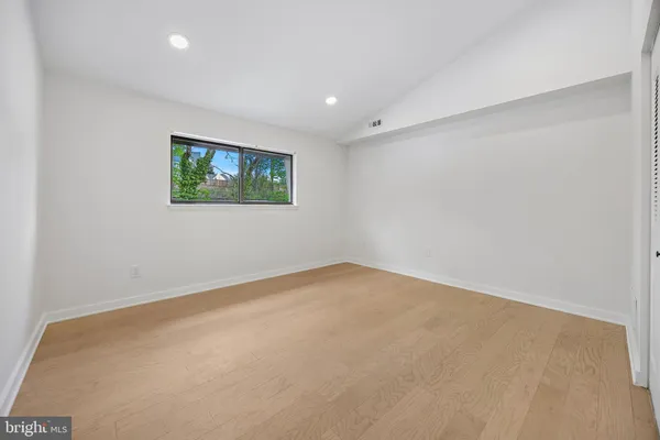 $2,100 | 30 North Waterloo Road, Unit 5, Devon, PA 19333