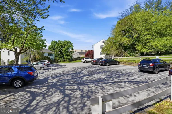 $2,100 | 30 North Waterloo Road, Unit 5, Devon, PA 19333