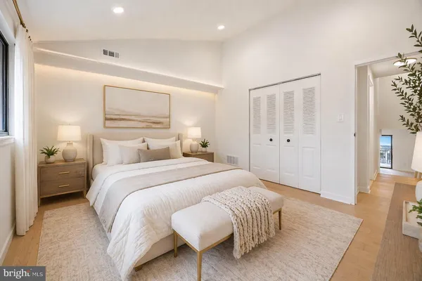 $2,100 | 30 North Waterloo Road, Unit 5, Devon, PA 19333