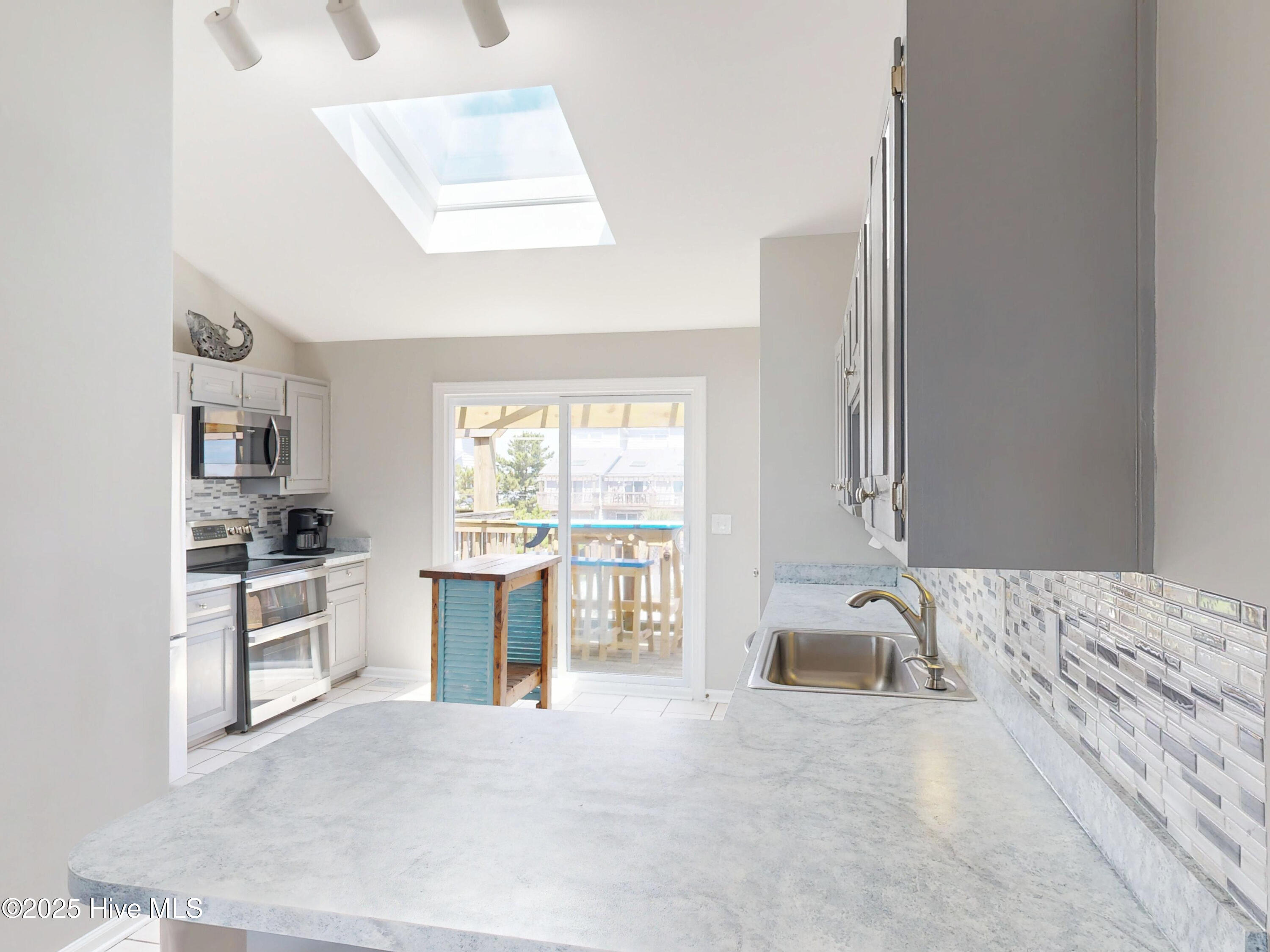 1784 New River Inlet Road, Unit 4 North Topsail Beach, NC 28460 - Photo 25 of 60 1784 #4 New River Inlet Road - Interior