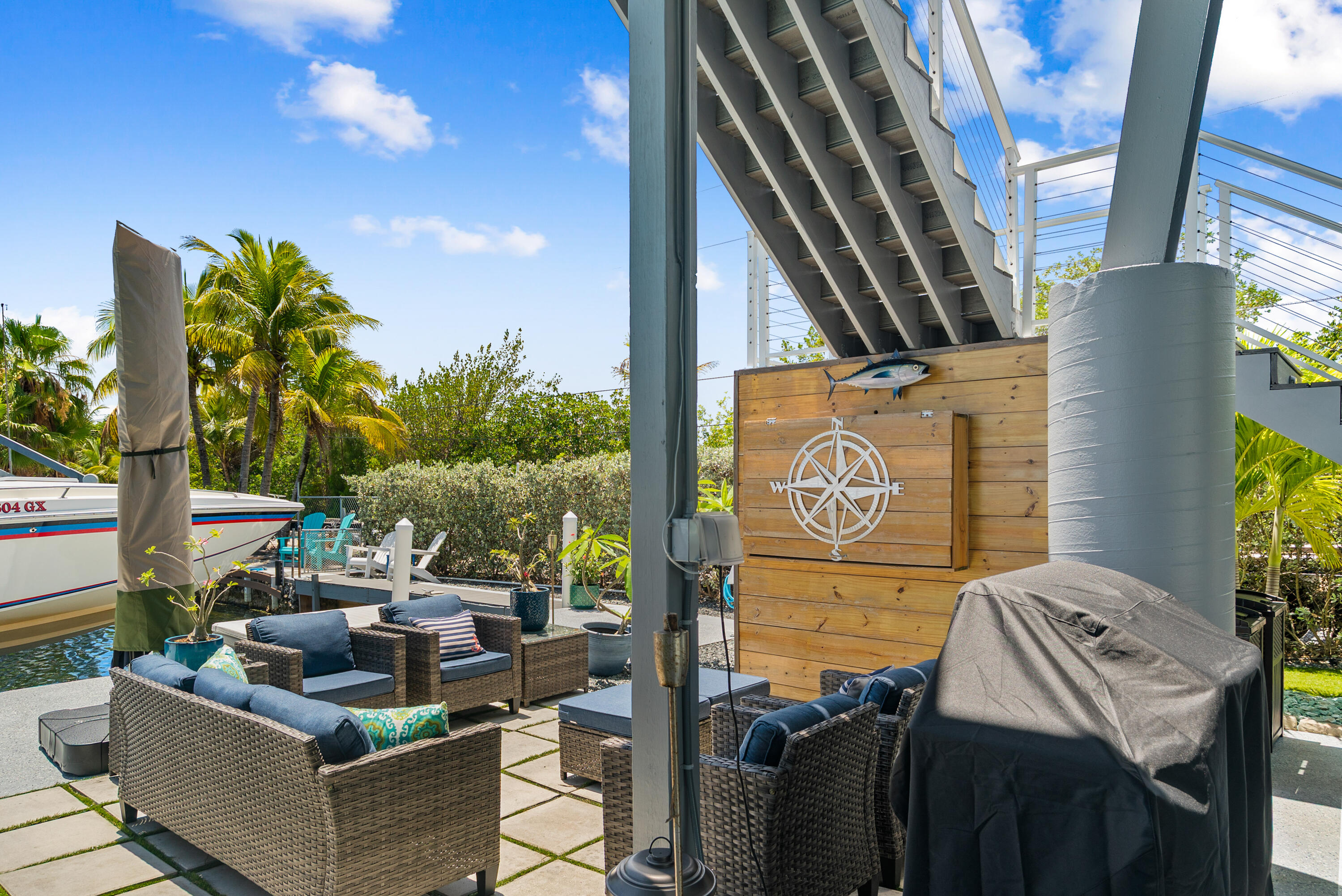 1 Snipe Road Key Largo, FL 33037 - Photo 29 of 44 Downstairs seating area