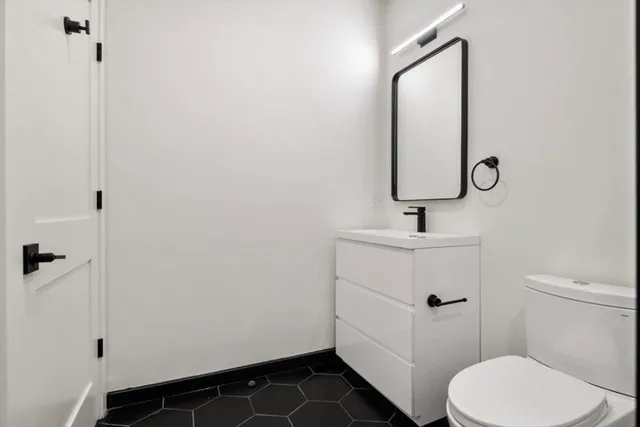 $3,900 | 217-221 Essex Street, Unit 305, Salem, MA 01970