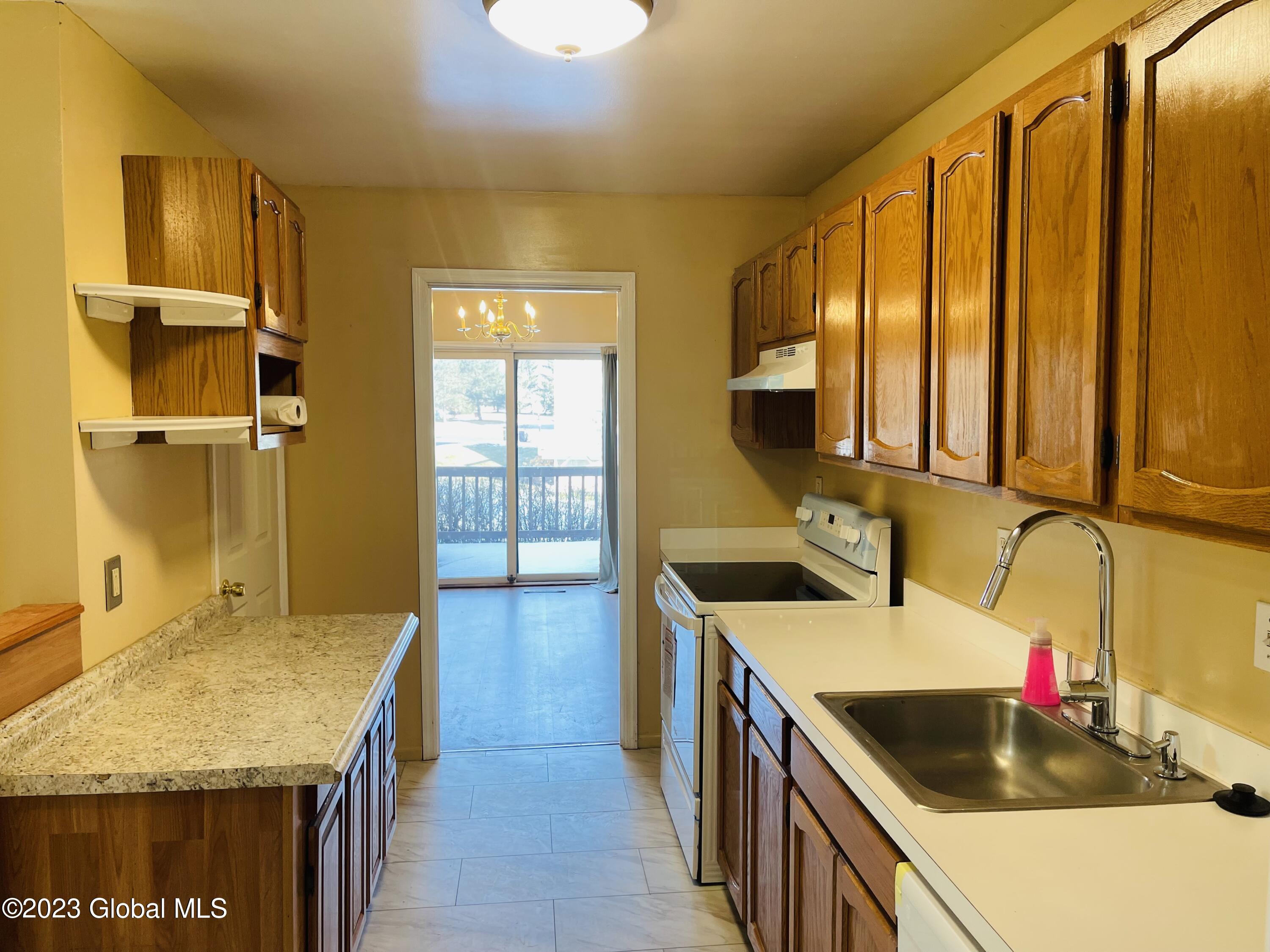 162 Harvard Road Colonie, NY 12189 - Photo 4 of 27 IMG-6760