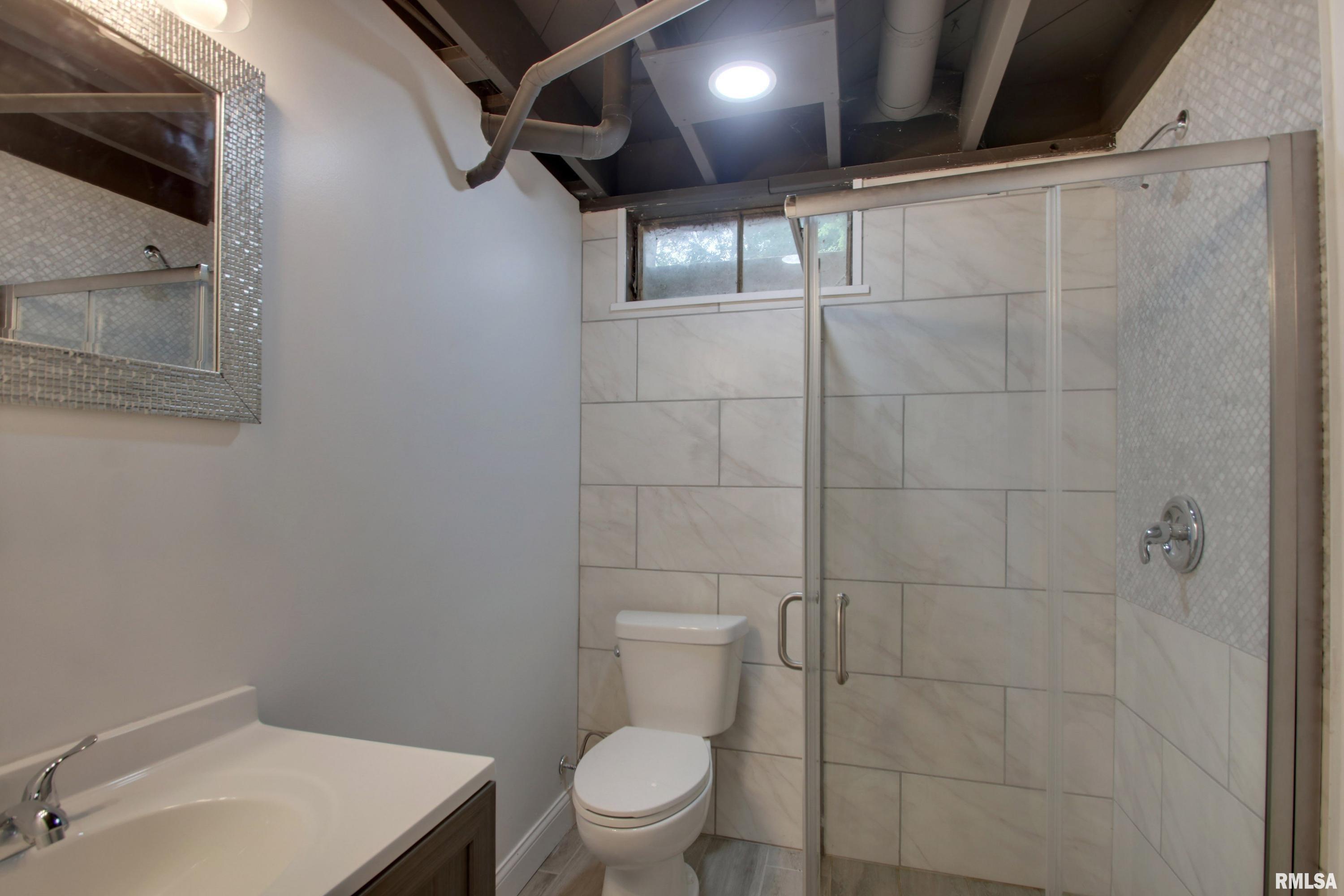 916 Locust Street Quincy, IL 62301 - Photo 16 of 21