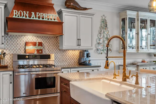 $1,695,000 | 800 North Carolina Avenue, Carolina Beach, NC 28428