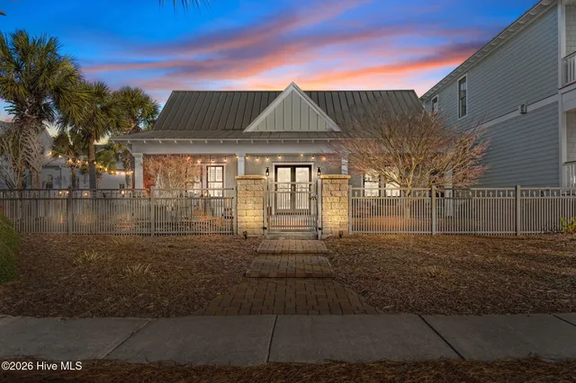 $1,695,000 | 800 North Carolina Avenue, Carolina Beach, NC 28428