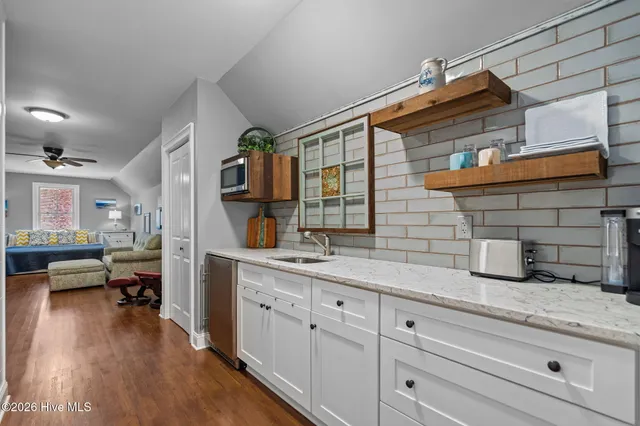 $1,695,000 | 800 North Carolina Avenue, Carolina Beach, NC 28428