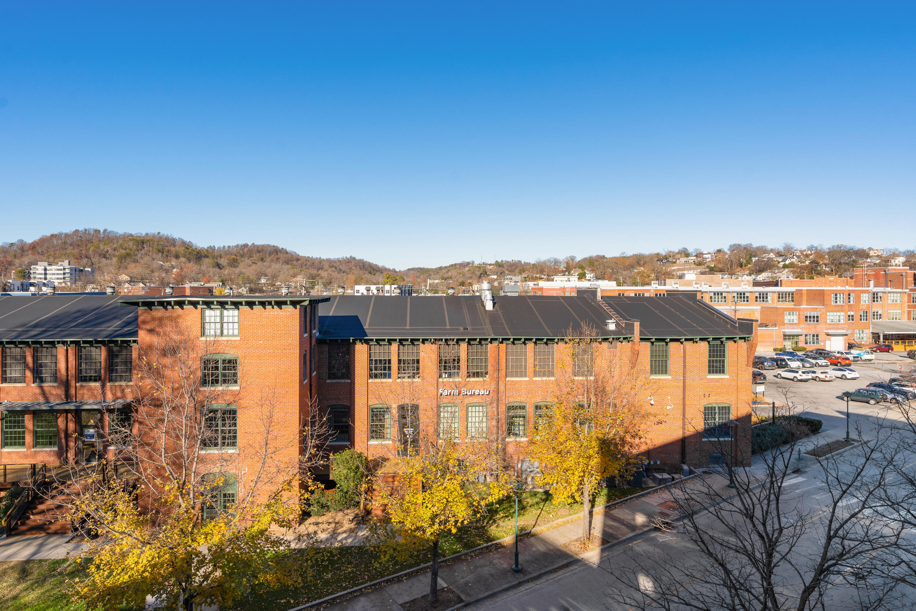 200 Manufacturers Road, Unit 445 Chattanooga, TN 37405 - Photo 29 of 52 30 - 200 Manufacturers #445 - Balcony