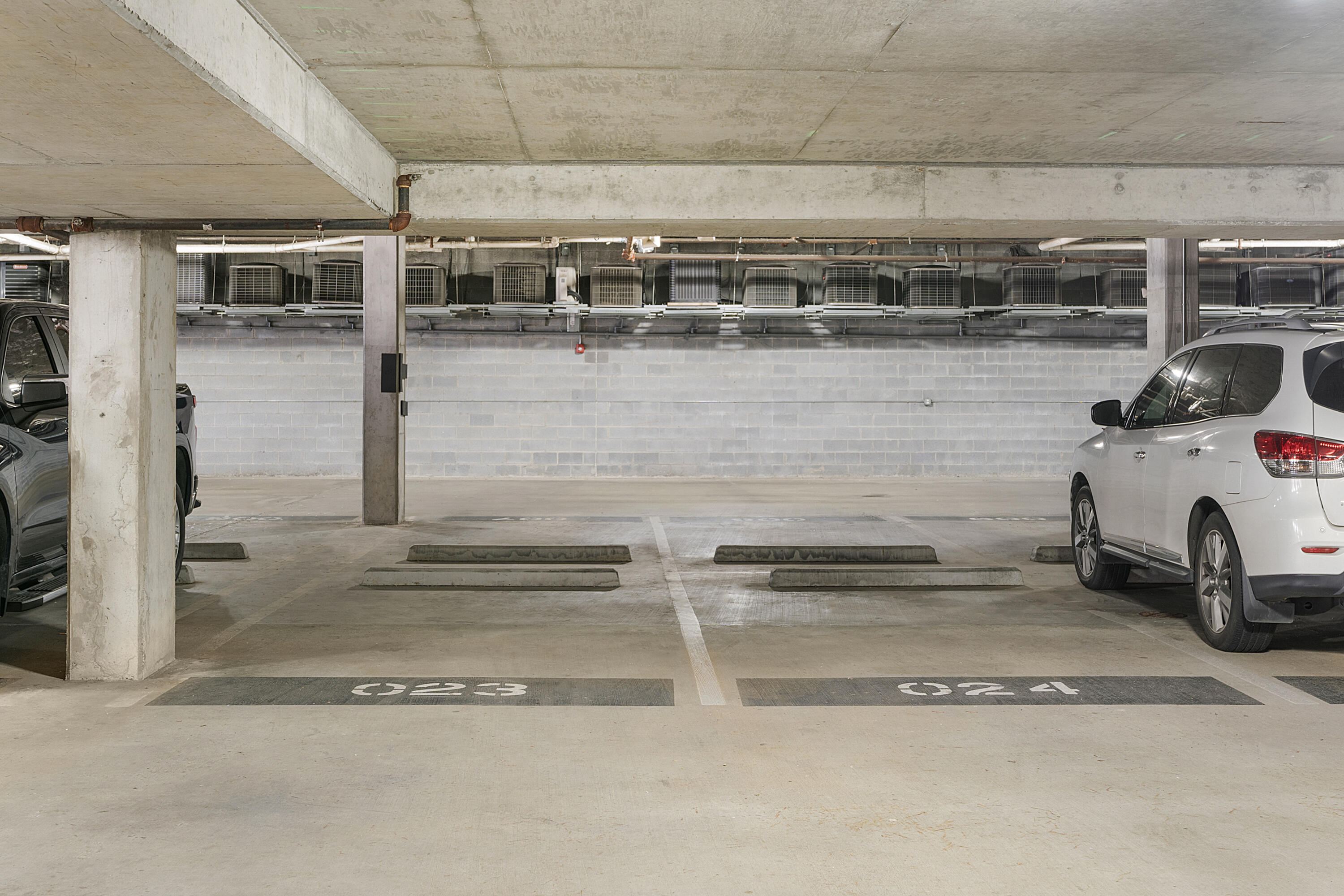 200 Manufacturers Road, Unit 445 Chattanooga, TN 37405 - Photo 33 of 52 32 - 200 Manufacturers #445 - Garage