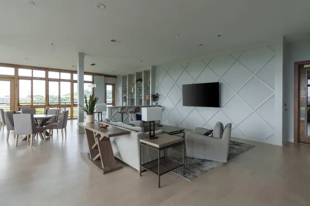 $525,000 | 200 Manufacturers Road, Unit 445, Chattanooga, TN 37405