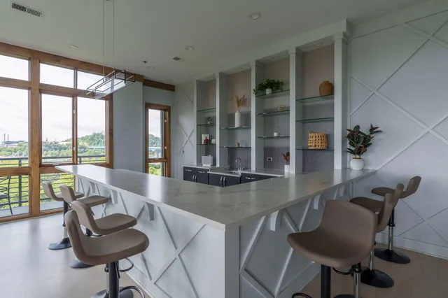 $525,000 | 200 Manufacturers Road, Unit 445, Chattanooga, TN 37405