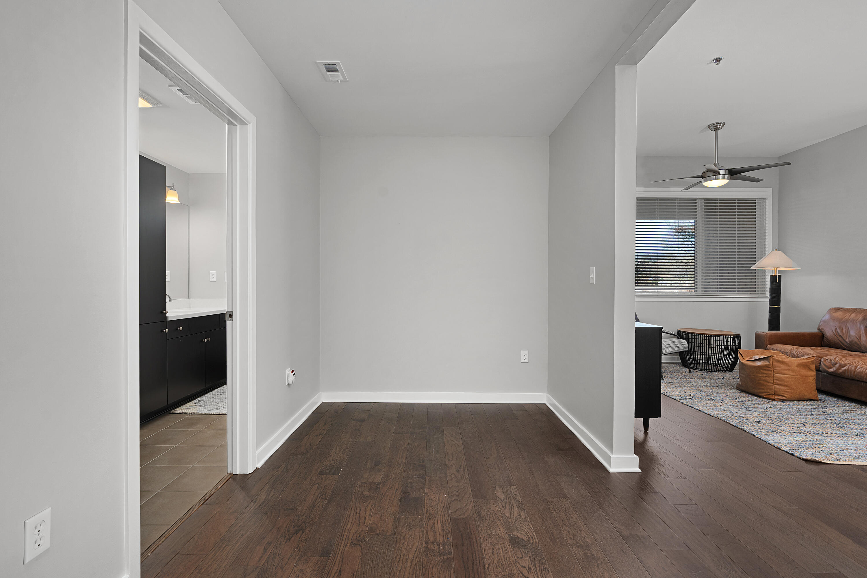 200 Manufacturers Road, Unit 445 Chattanooga, TN 37405 - Photo 6 of 52 03 - 200 Manufacturers_445 - Interior