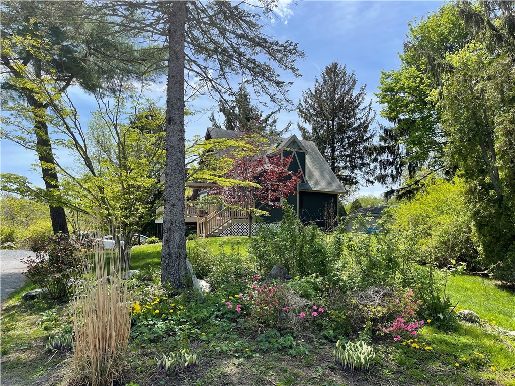 6 Baron Road Barrington, RI 02806 - Photo 2 of 27