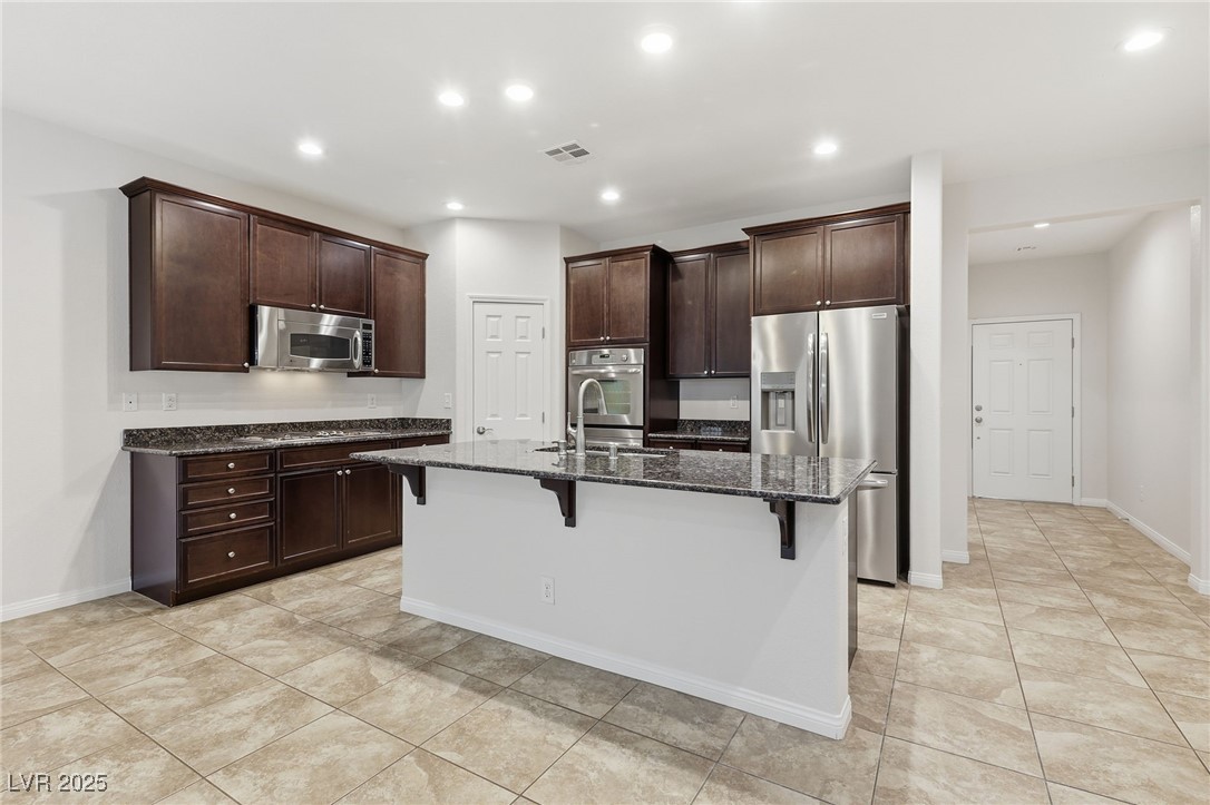 7447 Alamo Ranch Avenue Las Vegas, NV 89179 - Photo 3 of 17