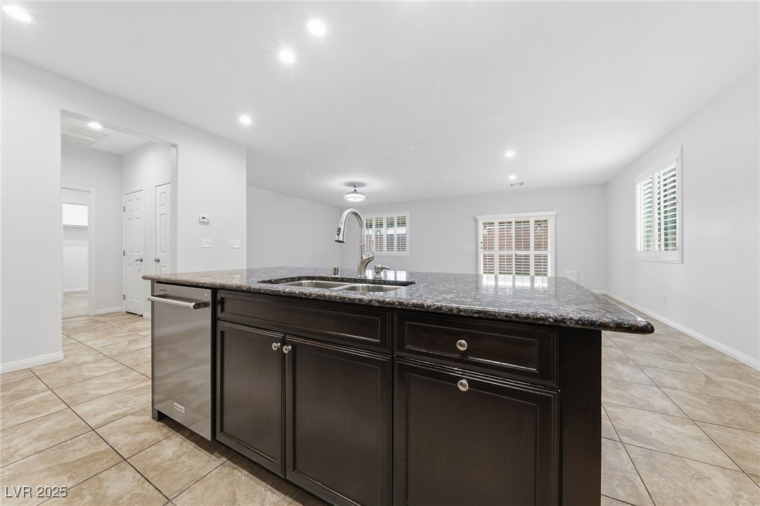 7447 Alamo Ranch Avenue Las Vegas, NV 89179 - Photo 4 of 17