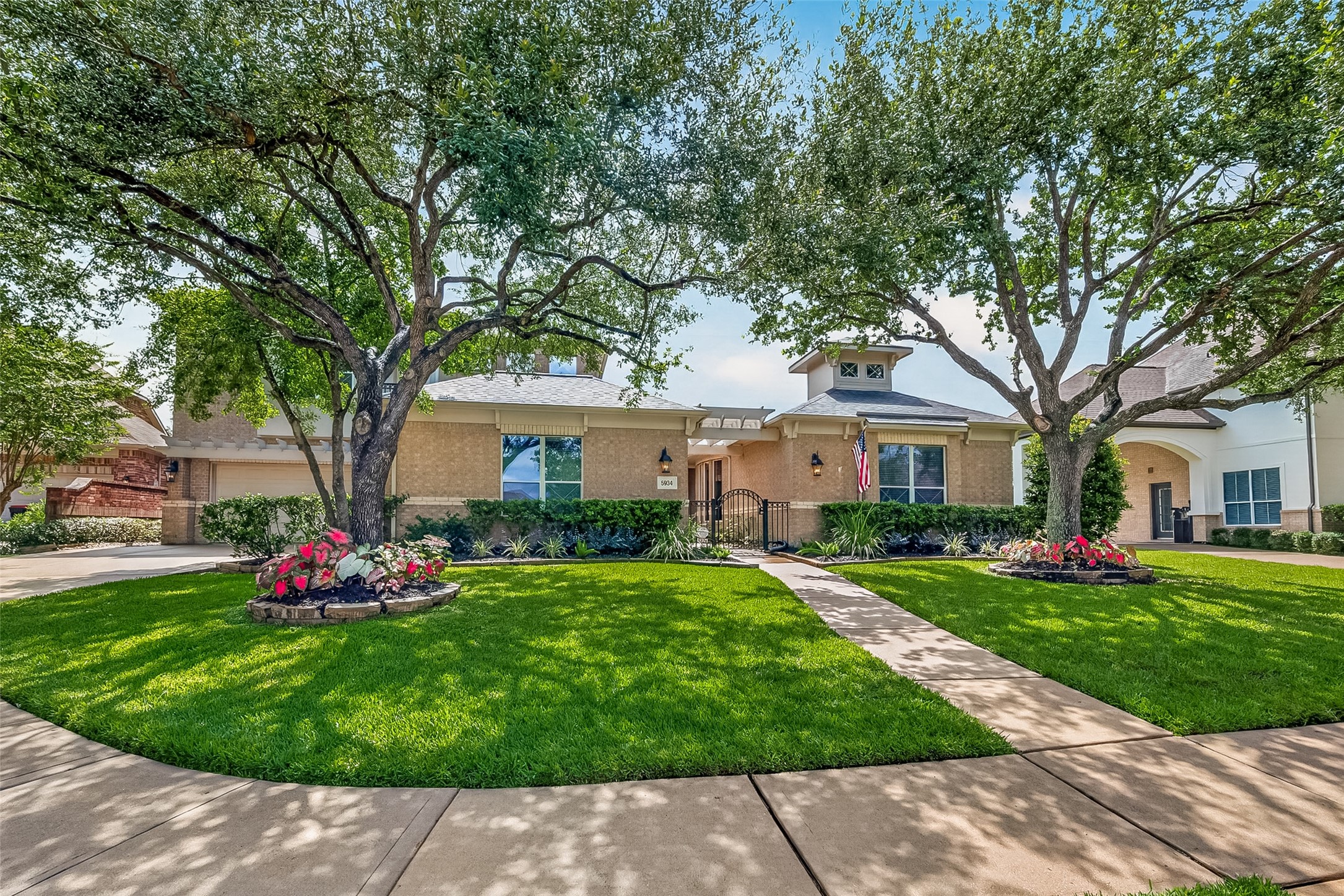 5934 Solar Point Lane Houston, TX 77041 - Photo 2 of 50