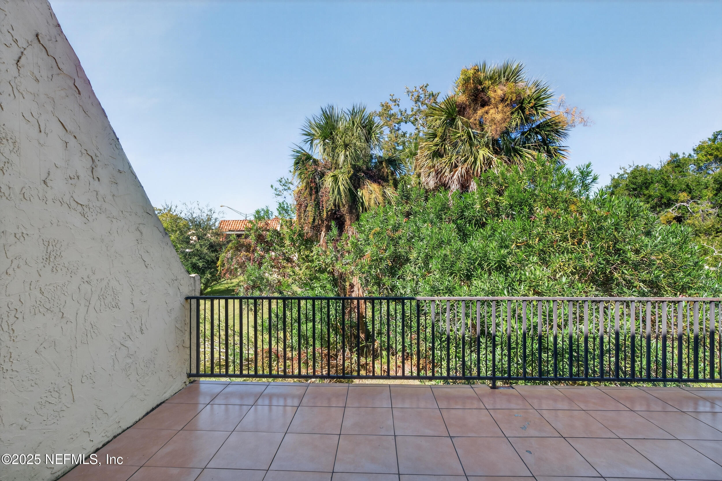 3913 Mission Drive, Unit 4 Jacksonville, FL 32217 - Photo 25 of 26 a view of a balcony