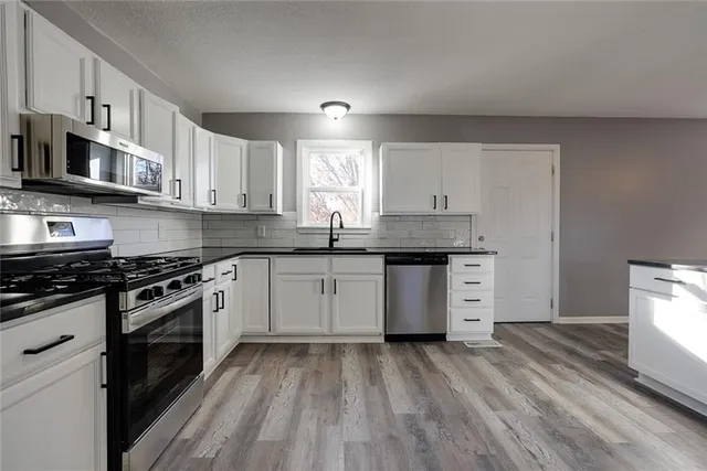 $335,000 | 16200 Terry Avenue, Belton, MO 64012