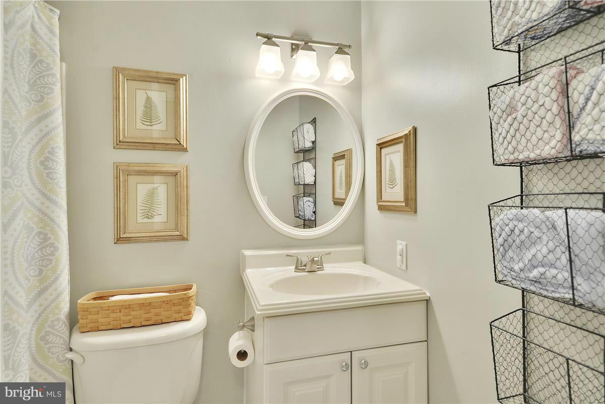 7310 Greentree Road Bethesda, MD 20817 - Photo 20 of 30 Bath