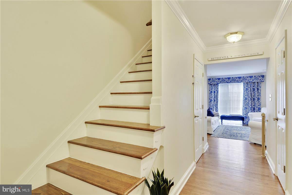 7310 Greentree Road Bethesda, MD 20817 - Photo 4 of 30 Interior (General)