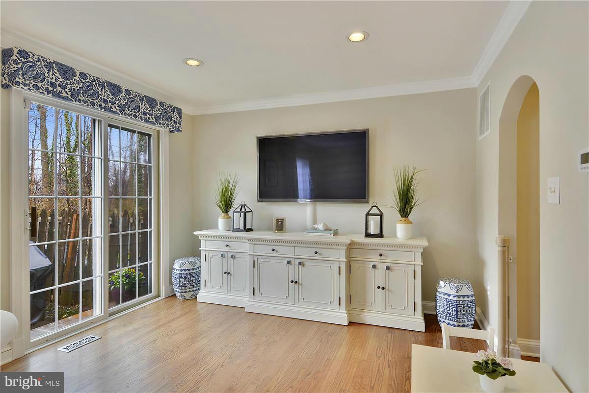 7310 Greentree Road Bethesda, MD 20817 - Photo 8 of 30 Dining Room