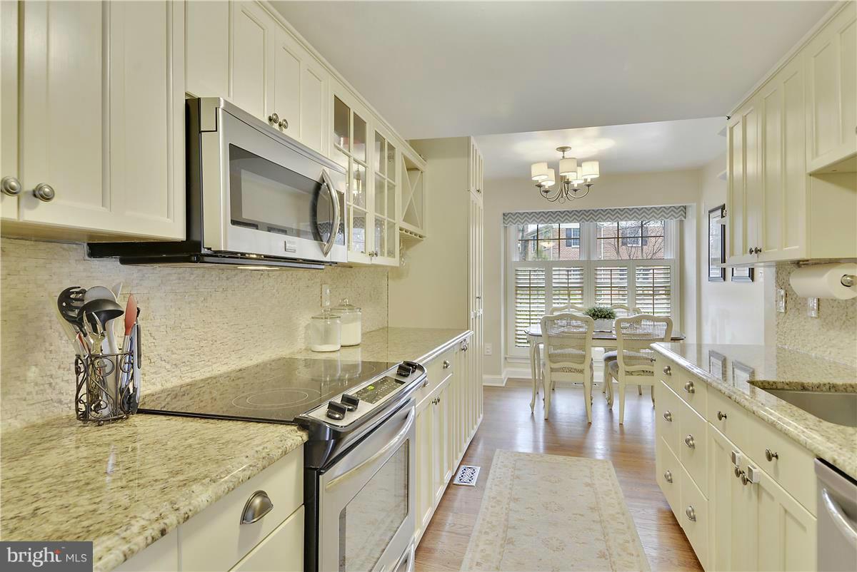 7310 Greentree Road Bethesda, MD 20817 - Photo 10 of 30 Kitchen