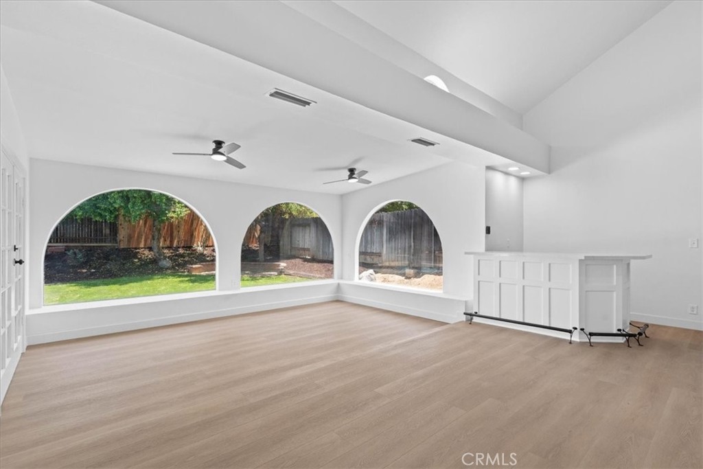 2463 Falling Oak Drive Riverside, CA 92506 - Photo 22 of 54 Family room with wet bar