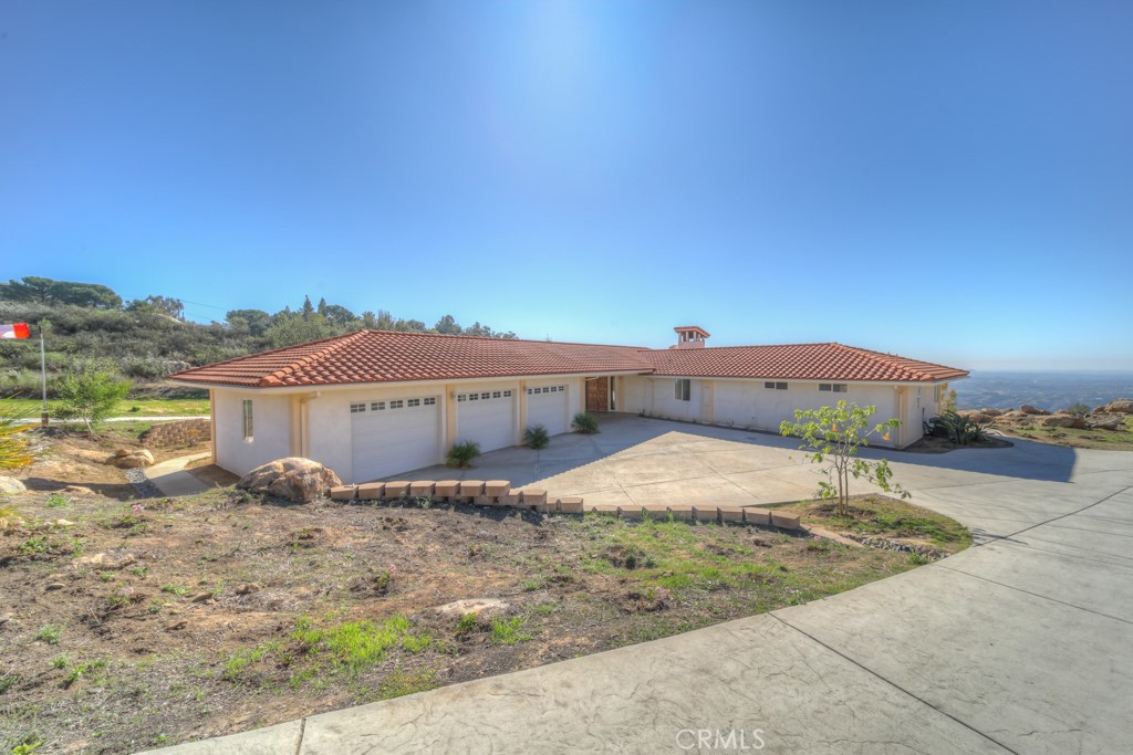 1991 Via Ladera Fallbrook, CA 92028 - Photo 5 of 69