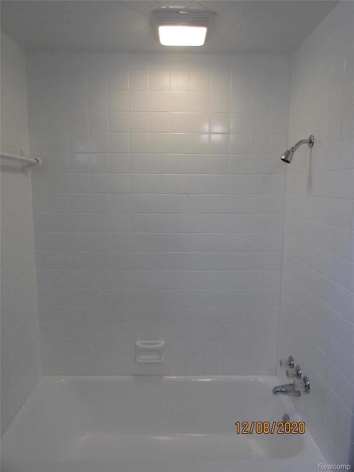 2101 Howe Road Burton, MI 48519 - Photo 16 of 38 2101 Howe rd interior 2020-03-16 028.JPG