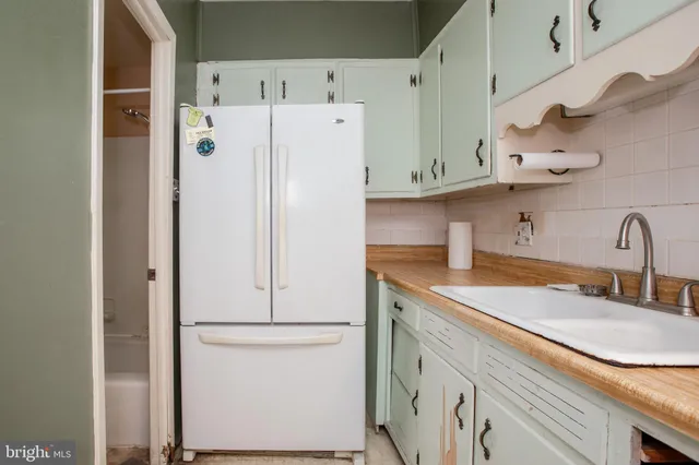 $259,000 | 1530 Riverside Drive, Trenton, NJ 08618