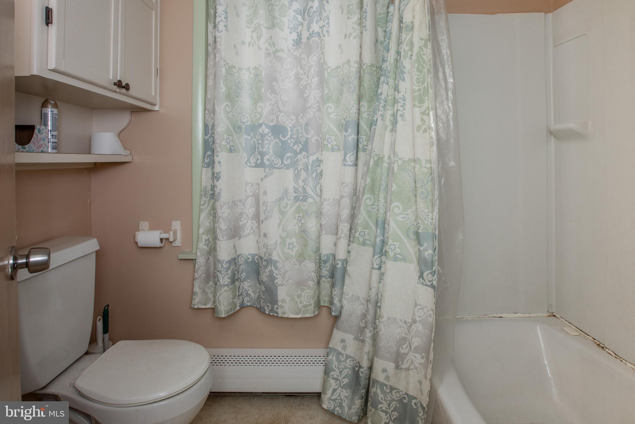 1530 Riverside Drive Trenton, NJ 08618 - Photo 15 of 36 a bathroom with a toilet and shower