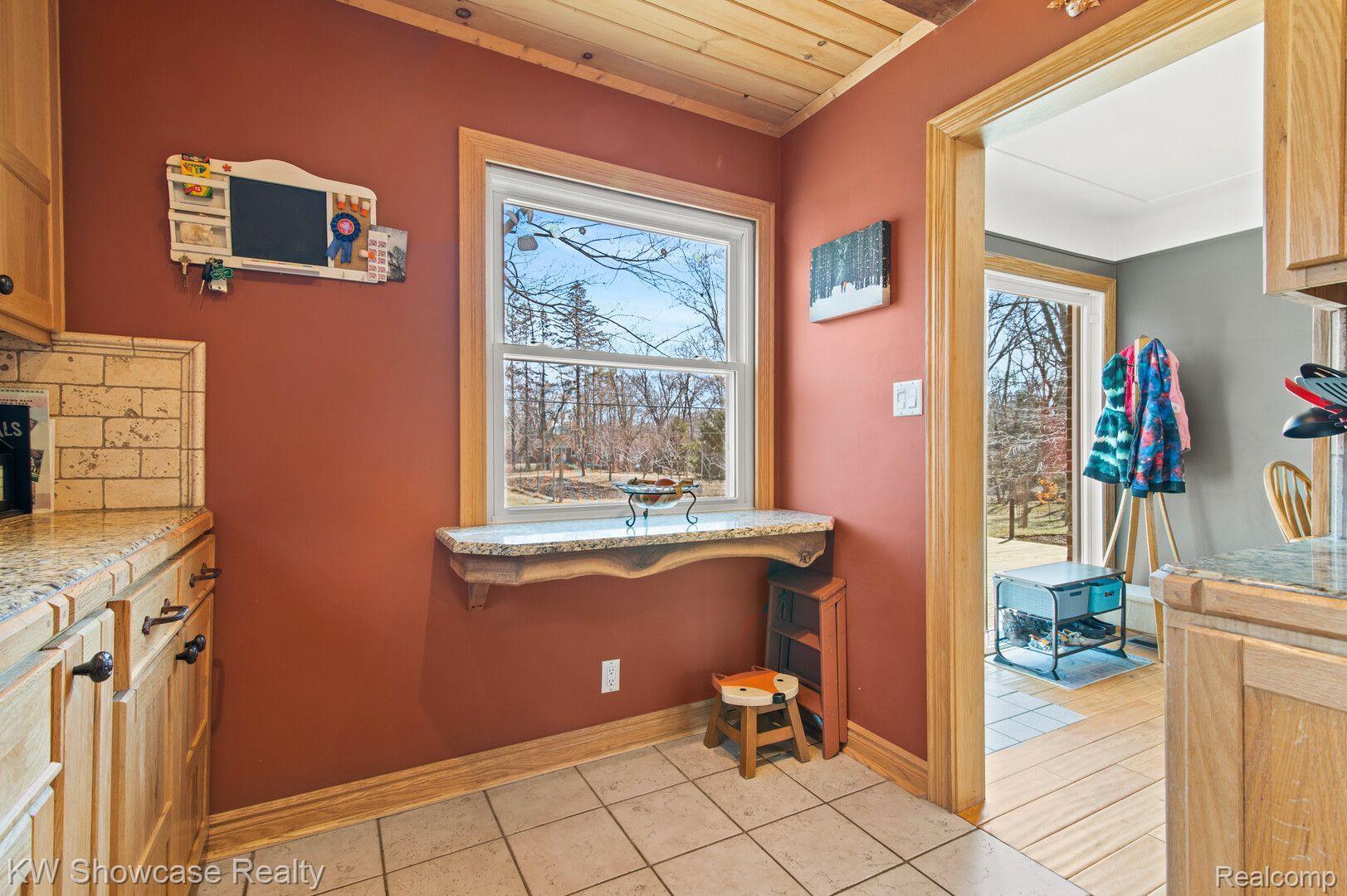 16382 Farmington Road Livonia, MI 48154 - Photo 13 of 40 Gallery Image 13