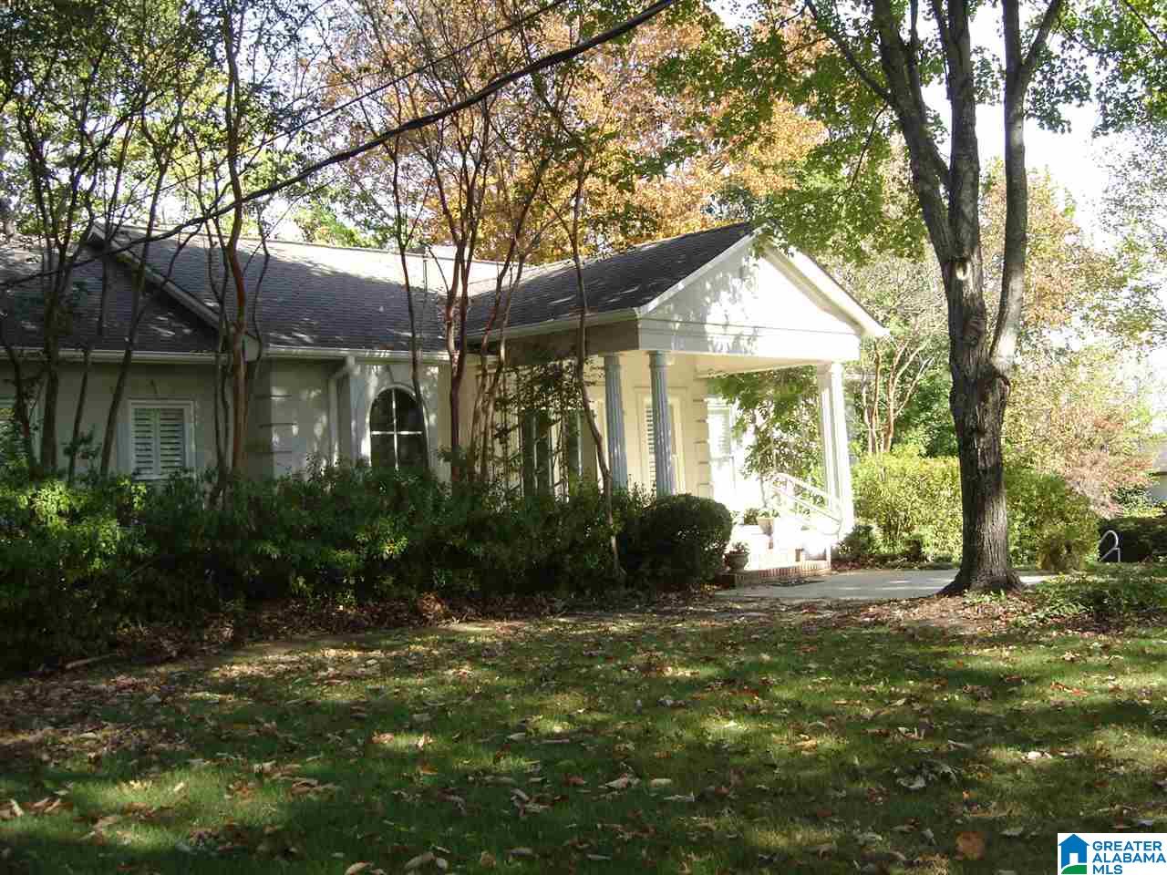 4412 Hillsedge Road Birmingham, AL 35210 - Photo 2 of 25
