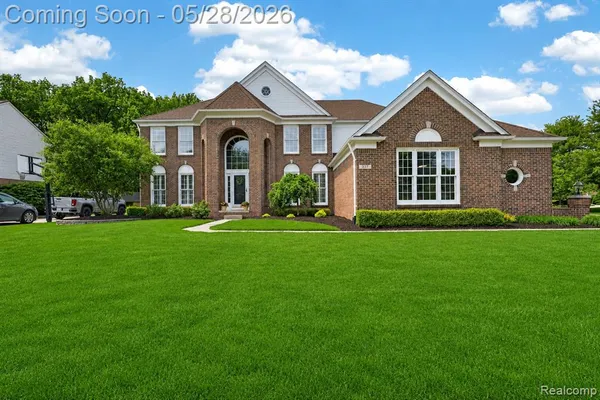 $699,900 | 337 Country Club Court, Canton, MI 48188