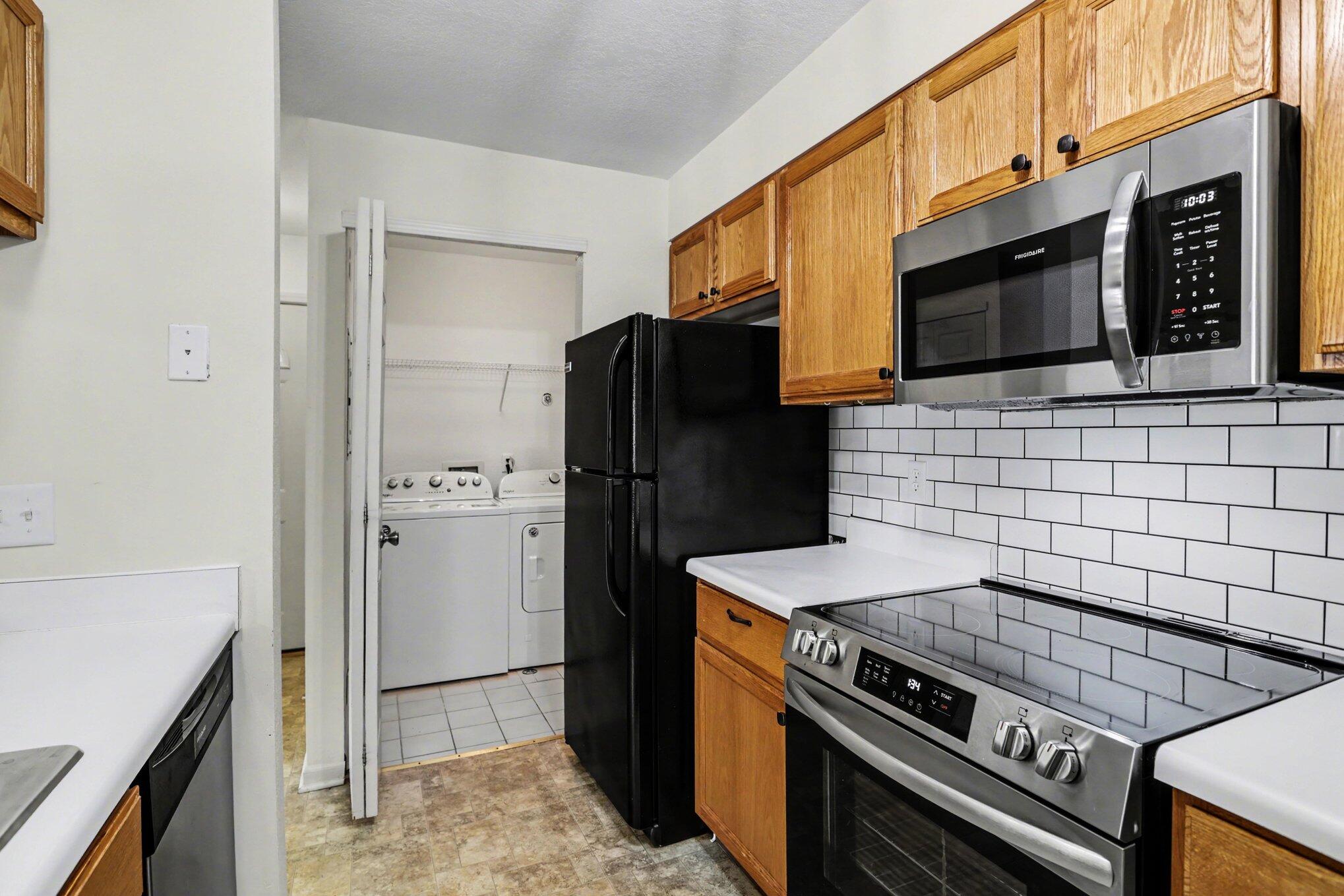 354 Butler Court Marshall, MI 49068 - Photo 7 of 19 007_file_3237