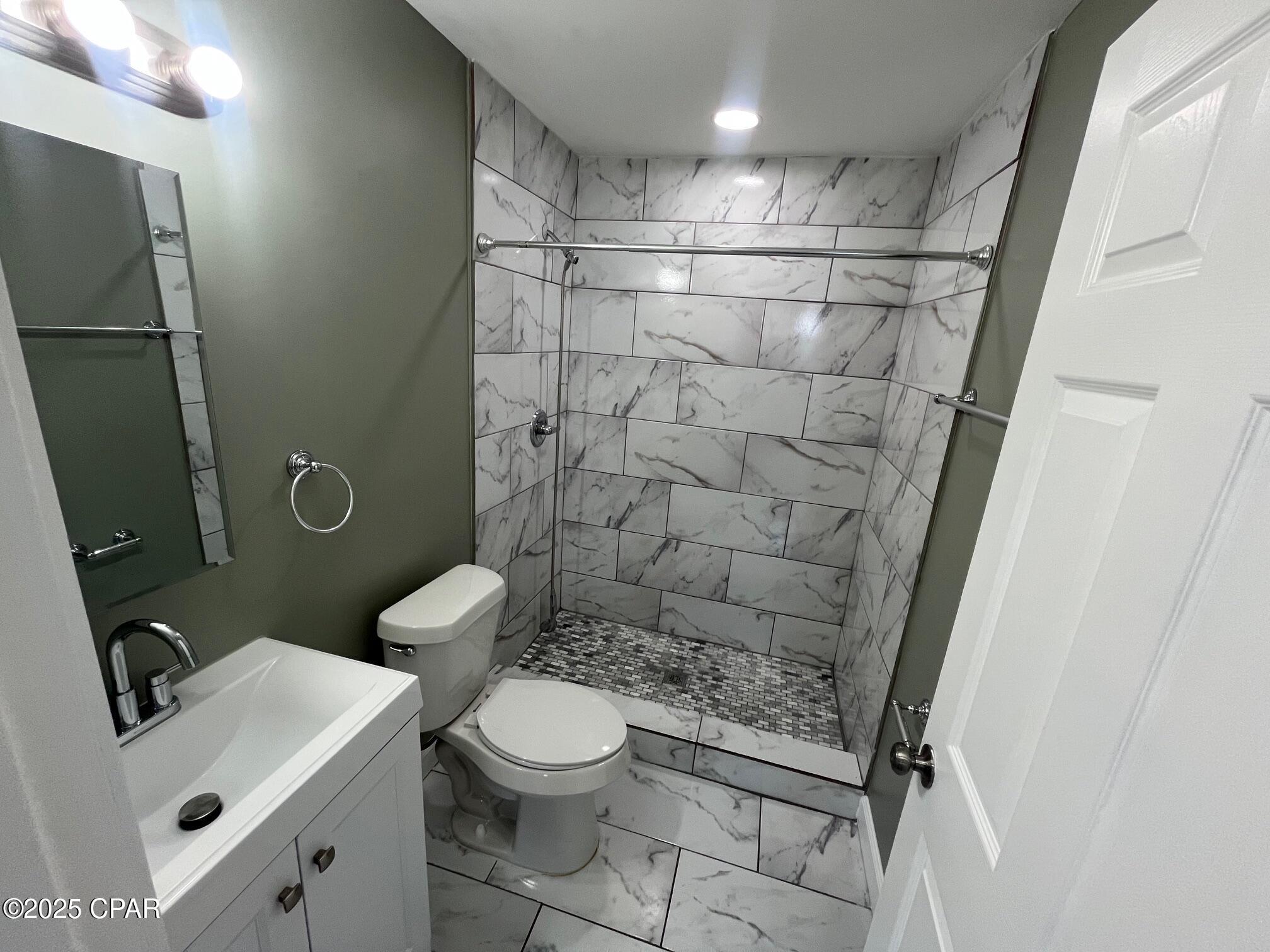 1706 Lake Avenue, Unit B Panama City, FL 32401 - Photo 4 of 13