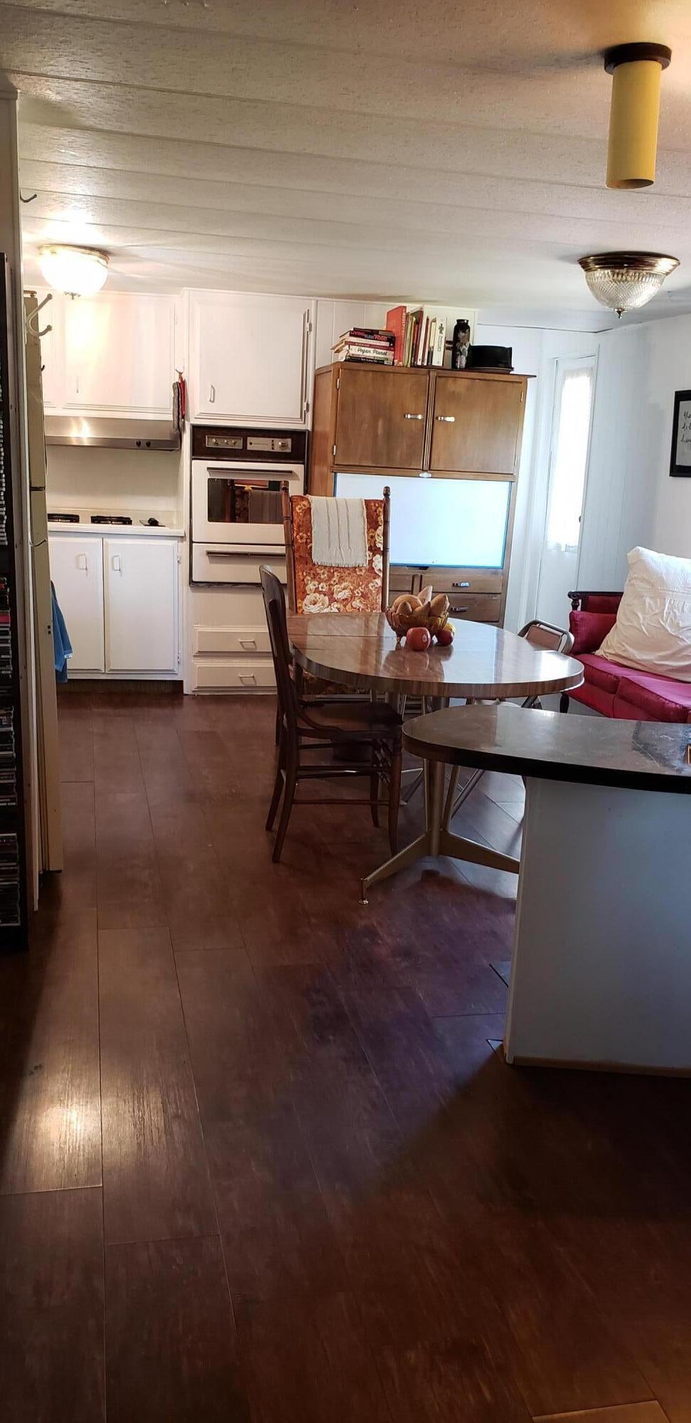 280 Turner Road Cave Junction, OR 97523 - Photo 22 of 38 Center of home towards kitchen