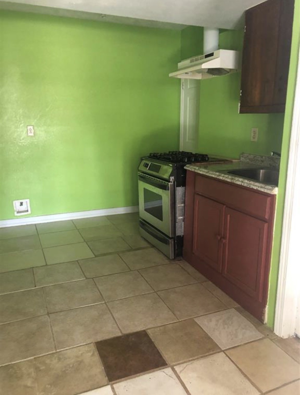 9314 Valley Streme Houston, TX 77037 - Photo 7 of 10 second kitchen