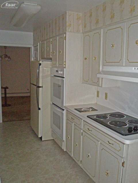 5481 Beecher Road Flint, MI 48532 - Photo 5 of 23 20396507-4.JPG