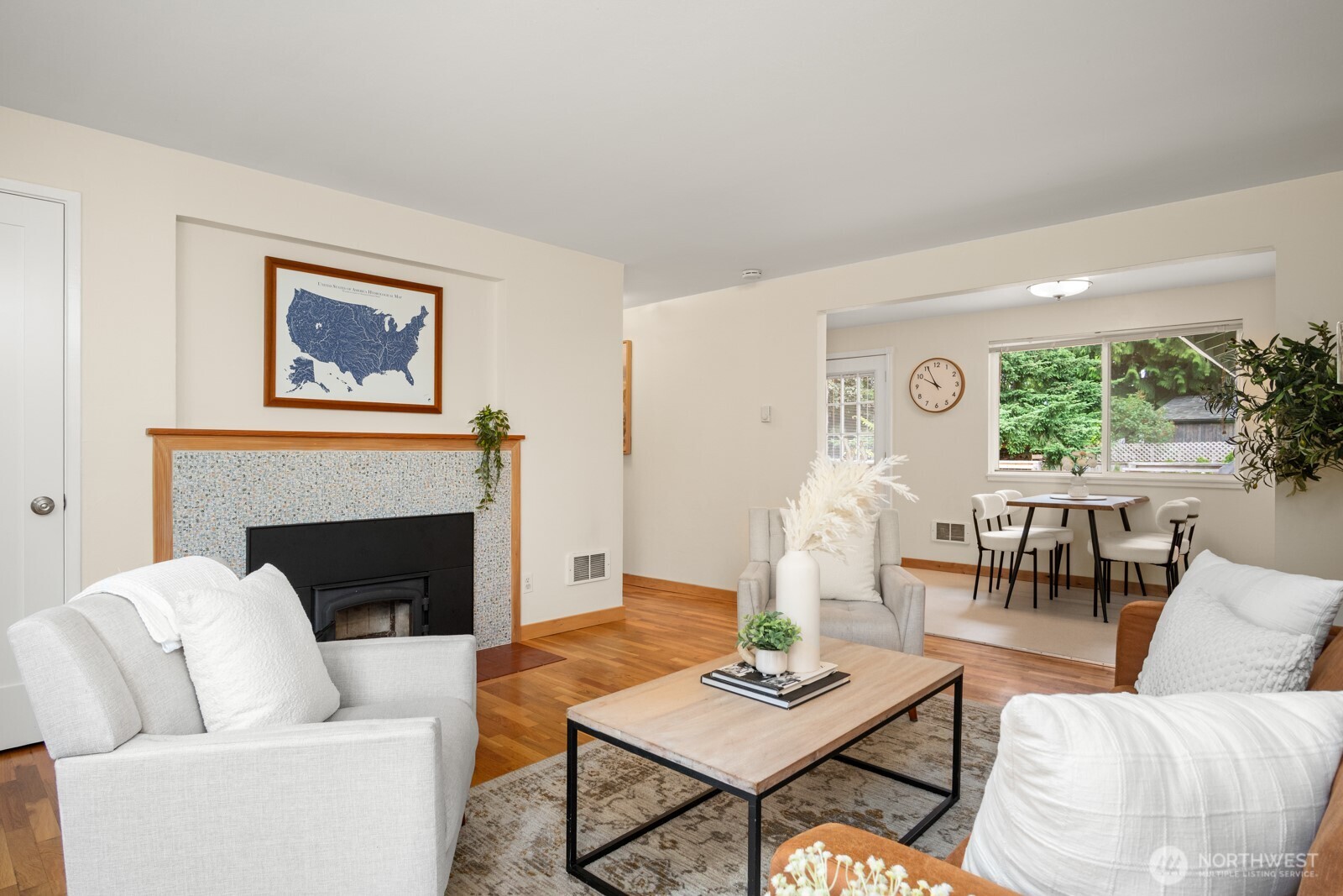 8915 218th Street Southwest Edmonds, WA 98026 - Photo 5 of 39