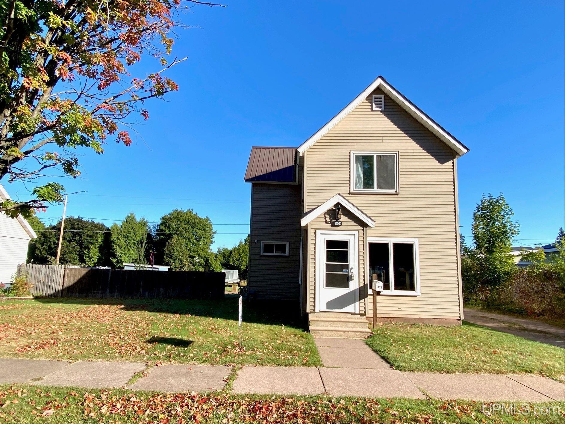 829 Michigan Street Ishpeming, MI 49849 - Photo 1 of 42 Gallery Image 1