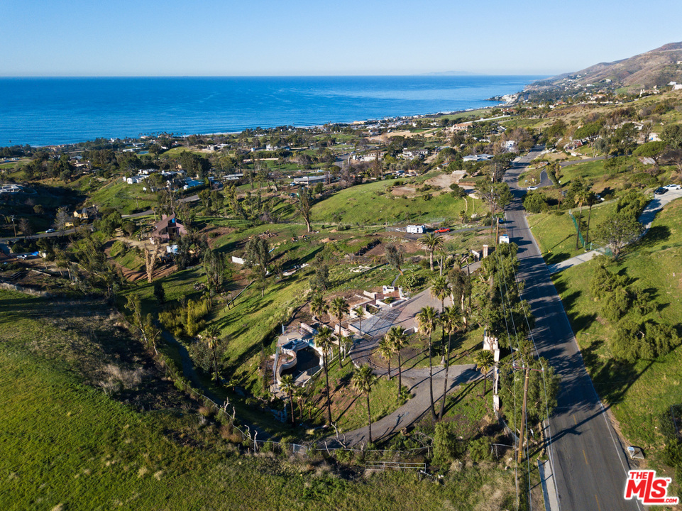 29934 Cuthbert Road Malibu, CA 90265 - Photo 13 of 14