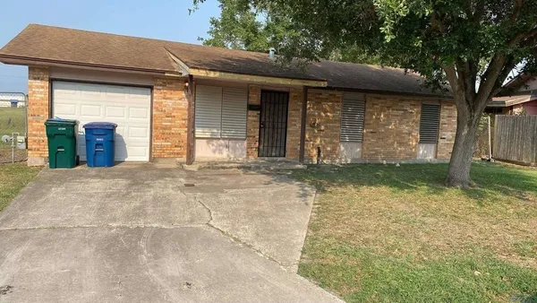 $1,450 | 130 Green Branch Drive, Corpus Christi, TX 78405